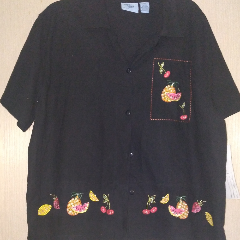 Short-Sleeve Cotton Button Shirt with Fruit Embroidery